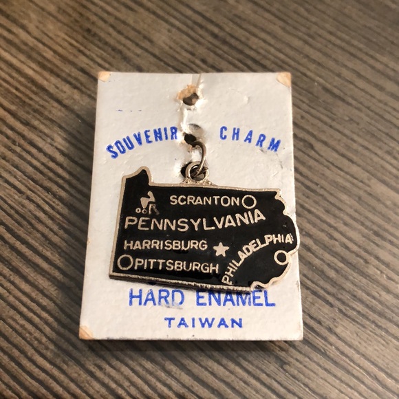 Souvenir State of PENNSYLVANIA Cloisonné Charm - Picture 11 of 11